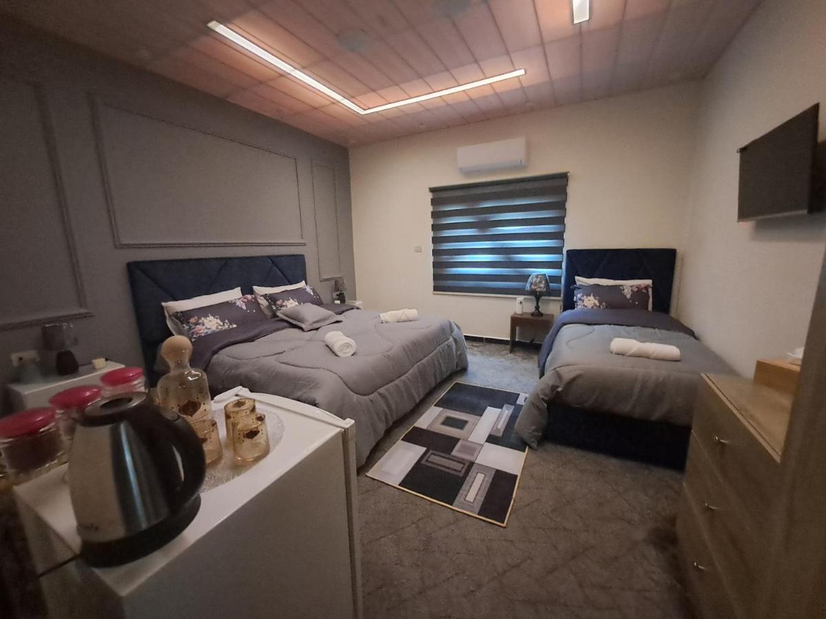 Cardostudio Hotel Jarash Bagian luar foto