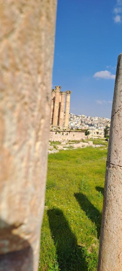 Cardostudio Hotel Jarash Bagian luar foto